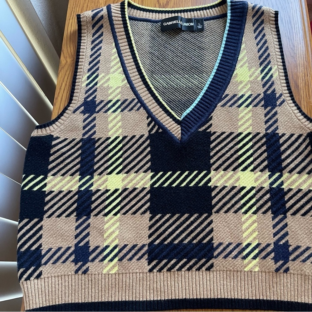 Gabrielle Union Plaid Sweater Vest Size L - Picture 9 of 9